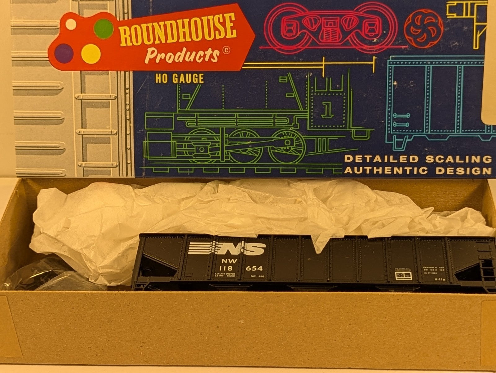 Roundhouse HO Gauge 3-Bay Rib Side Hopper Norfolk Southern Hopper Wagon