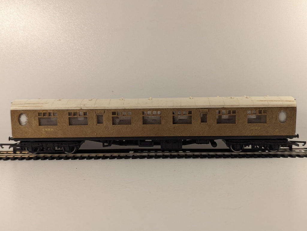 Tri-ang LNER Teak Coach OO Gauge