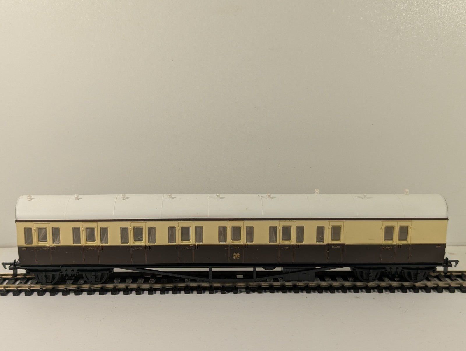 Airfix OO Gauge GWR Suburban B Set Coach Boxed