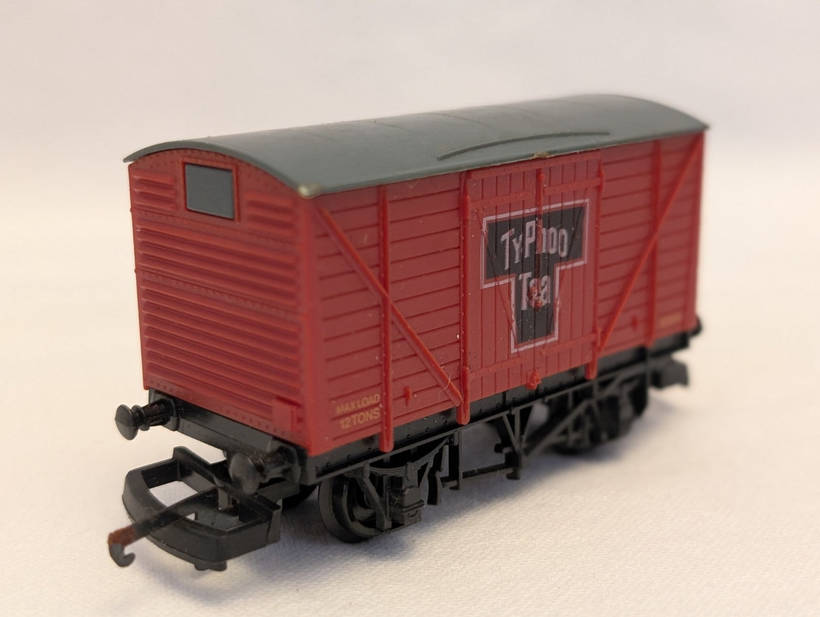 Lima OO Gauge Typhoo Tea Closed Van Goods Wagon S1200 Typhoo Tea