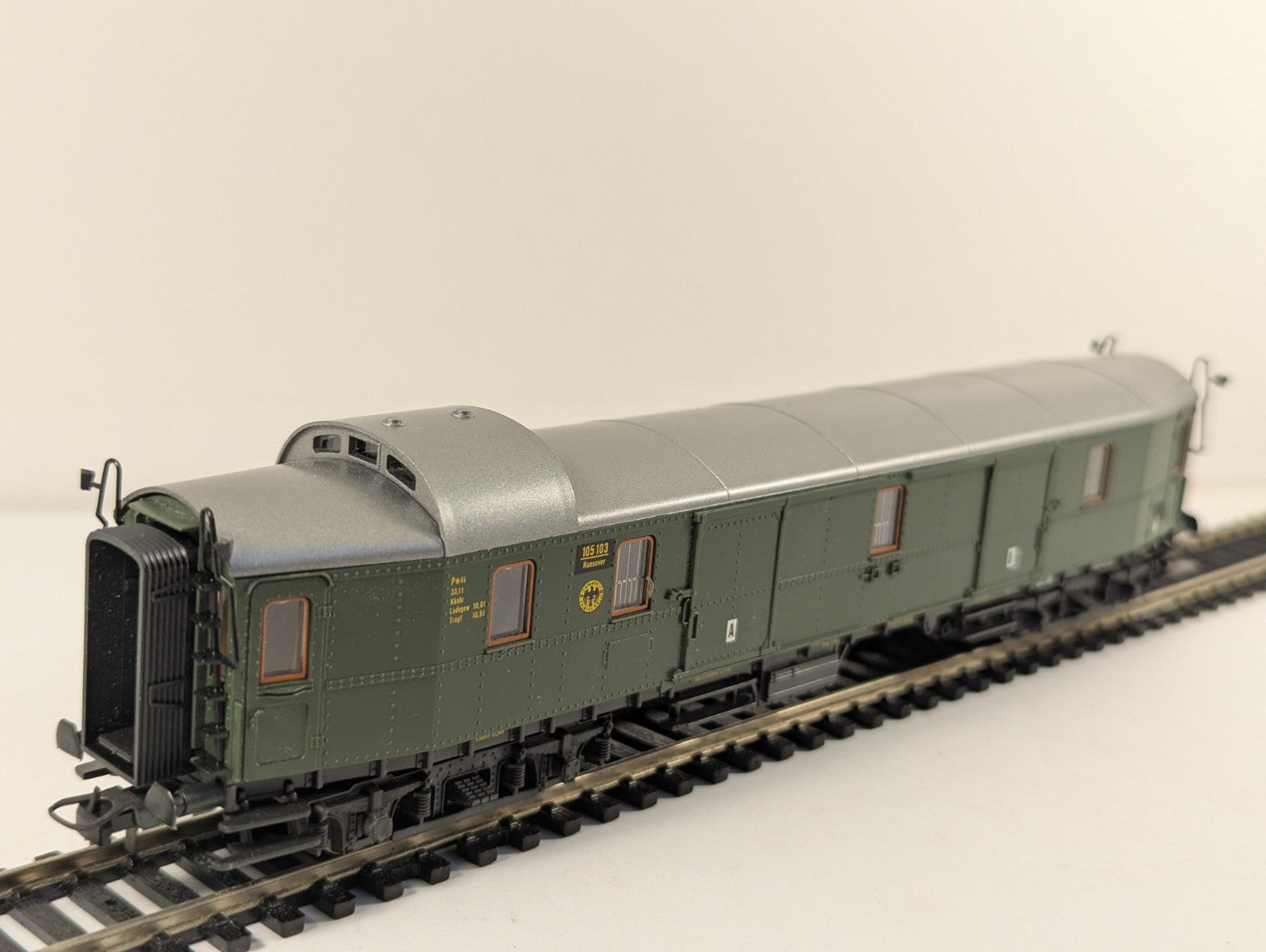 Roco HO Gauge DB Pw4ü Hechtwagen Baggage Car Boxed