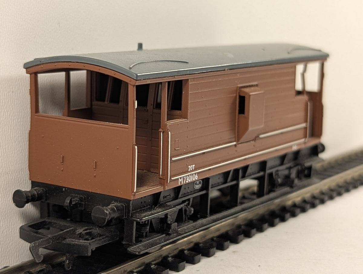 Hornby OO Gauge LMS 20 Ton Brake Van M730106 BR Bauxite R6365