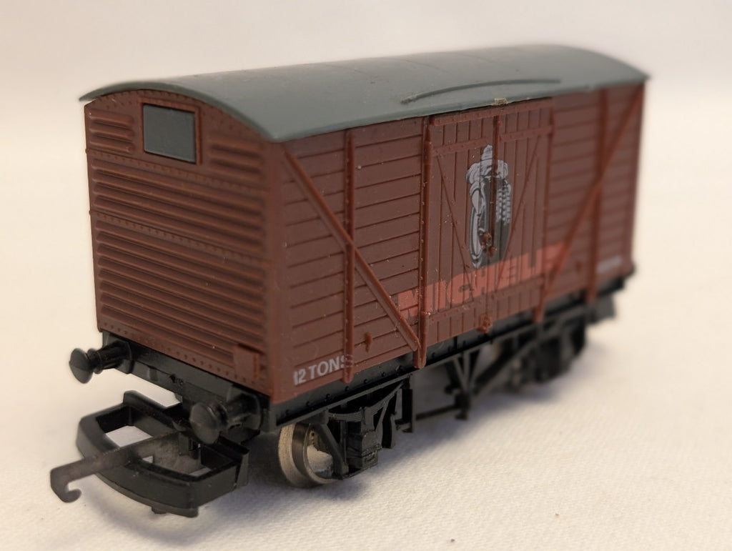 Lima OO Gauge 12 Ton Box Van Goods Wagon M3245 Michelin