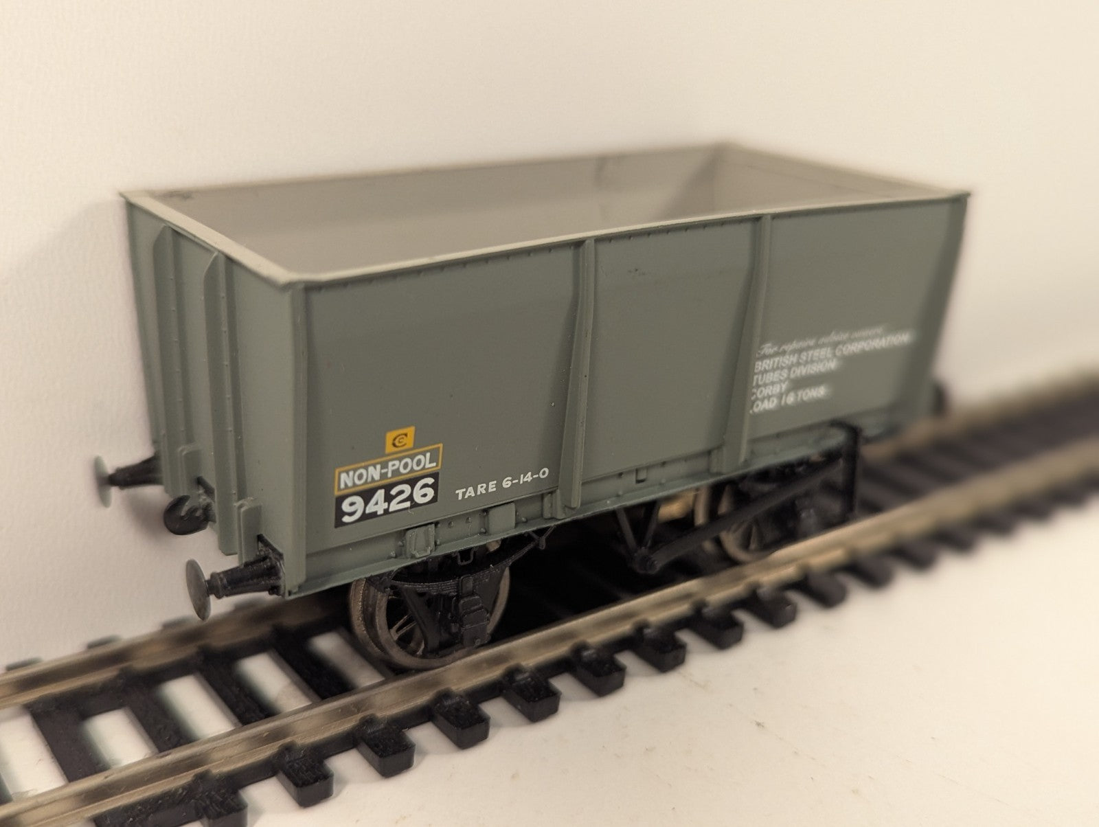 Bachmann 37-400A OO Gauge 16T Tippler Wagon British Steel Corby