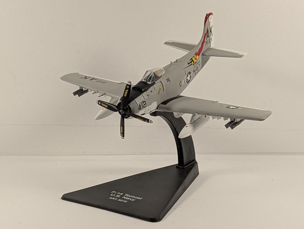 Easy Model 1:72 Douglas A-1H Skyraider Model Aircraft 135326