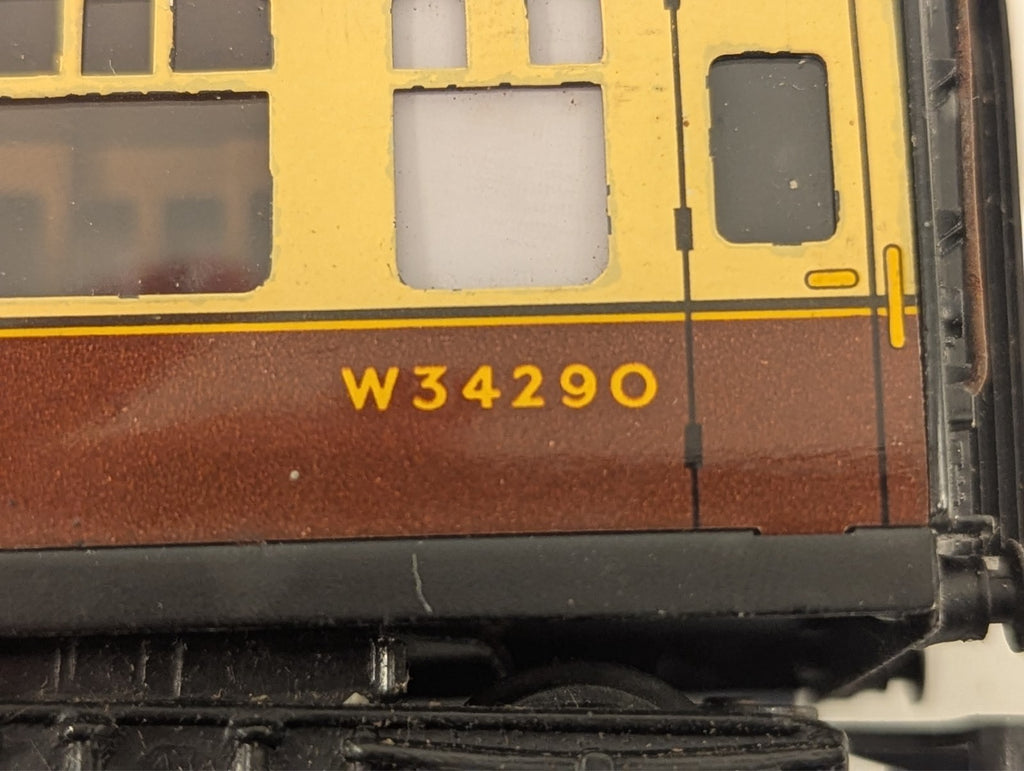 Hornby Dublo OO Gauge 4051 W.R. Corridor Brake/Second Coach