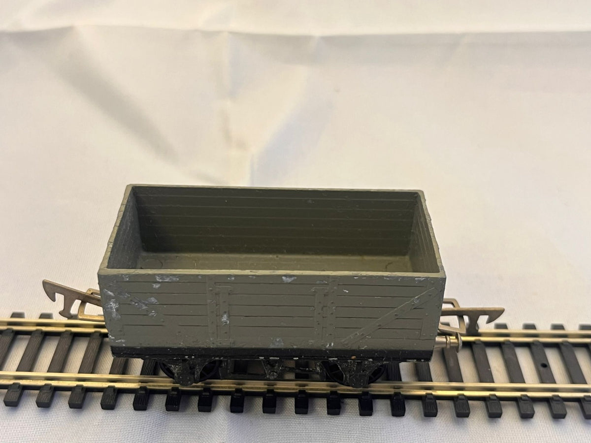 Tri-ang R577A 7-Plank Open Wagon Grey