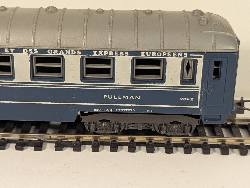Lima AQ136 OO Gauge CIWL Pullman Coach