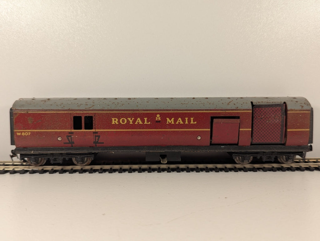Hornby Dublo OO Gauge Royal Mail TPO Coach – Broken Buffer