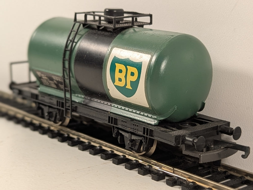 Lima HO Gauge Green BP Tank Wagon