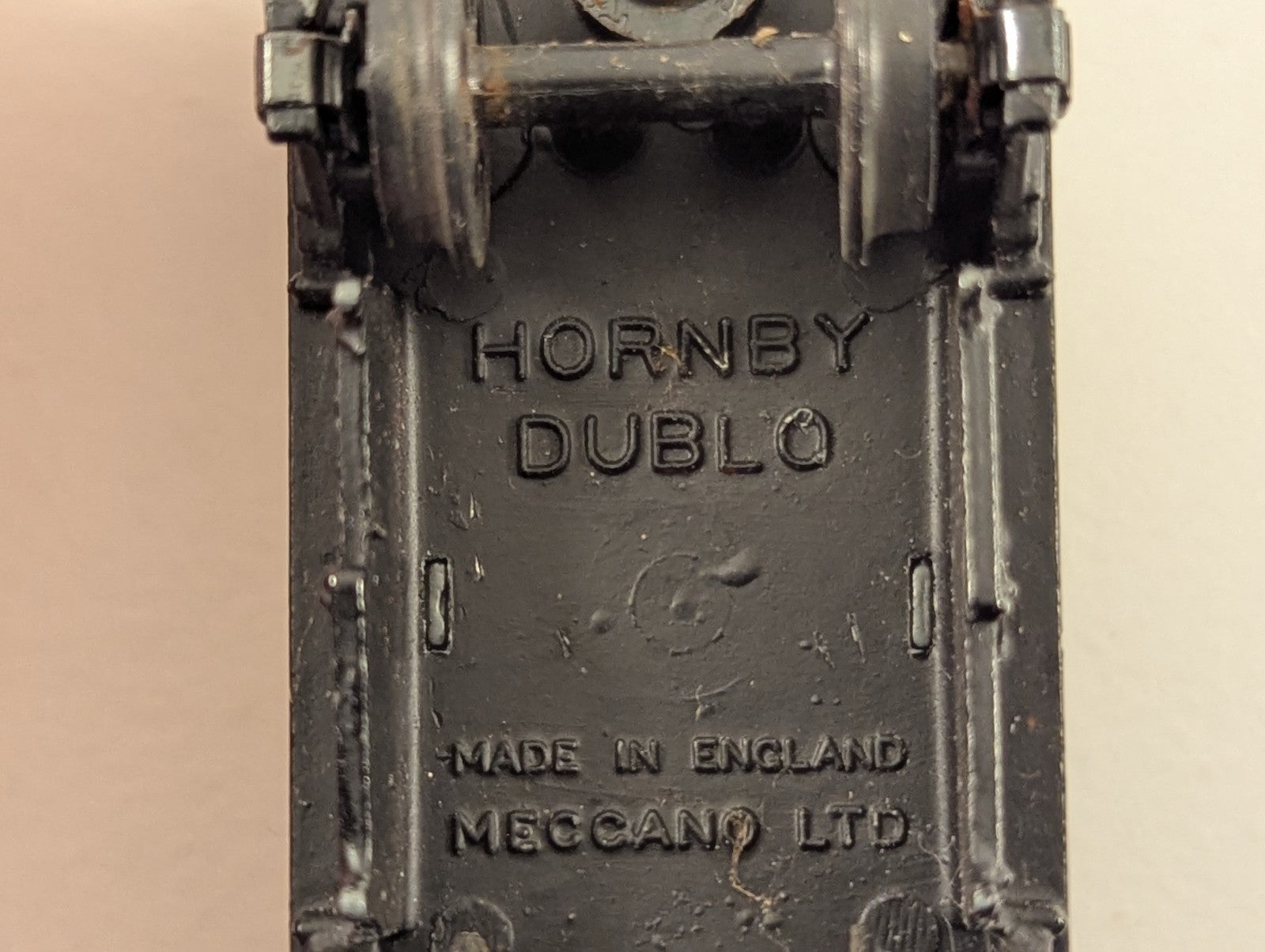 Hornby Dublo 4680 OO Gauge Esso Black Tank Wagon