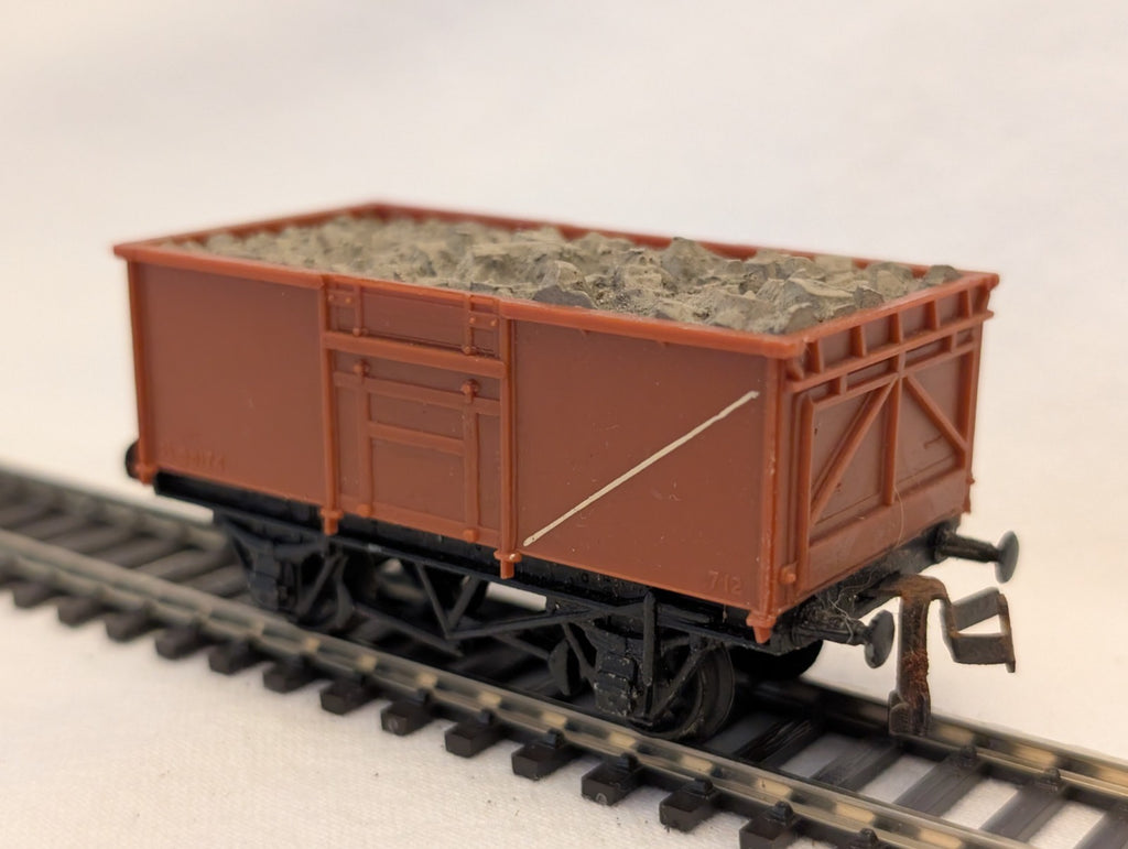 Trix OO Gauge 16-Ton Mineral Wagon Goods Wagon B68174 BR Bauxite