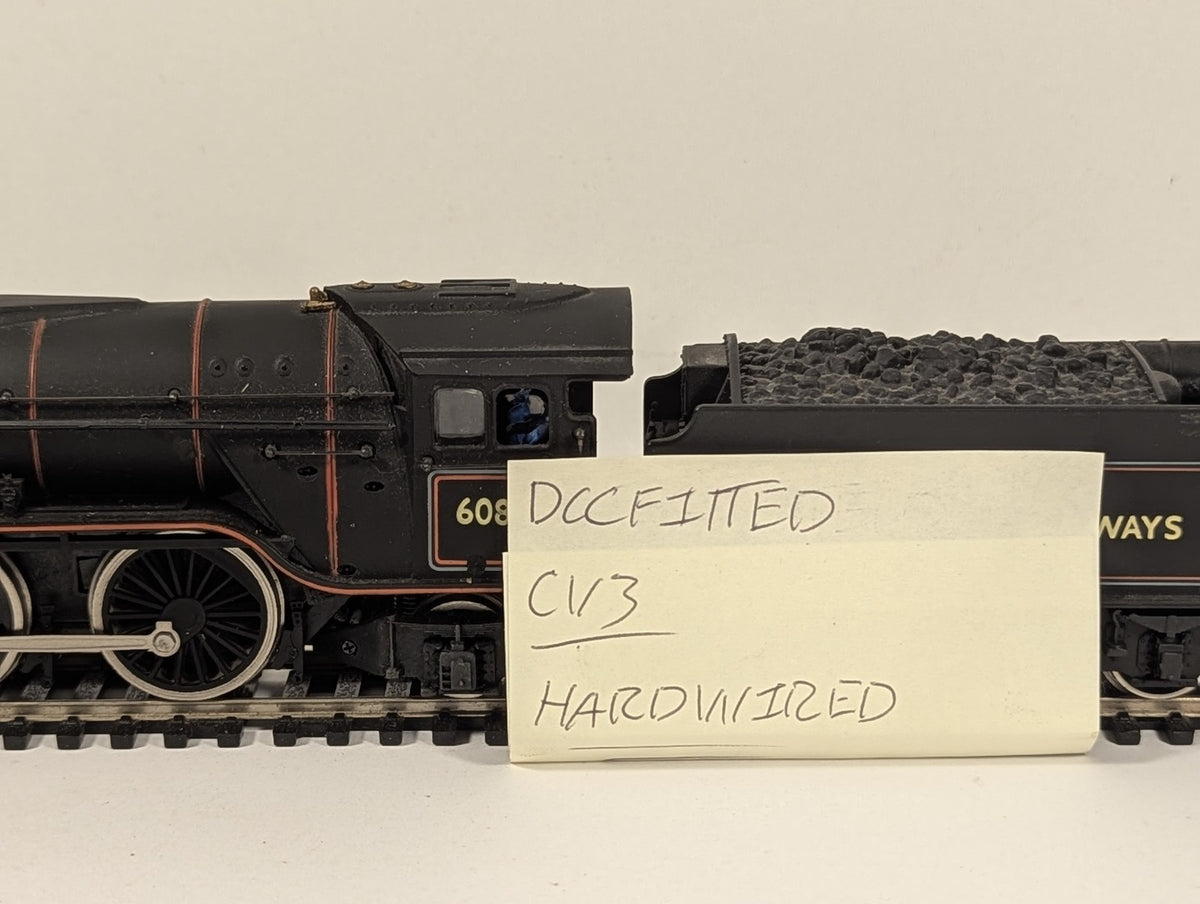 Bachmann OO Gauge Class V2 60807 Steam Locomotive BR Lined Black