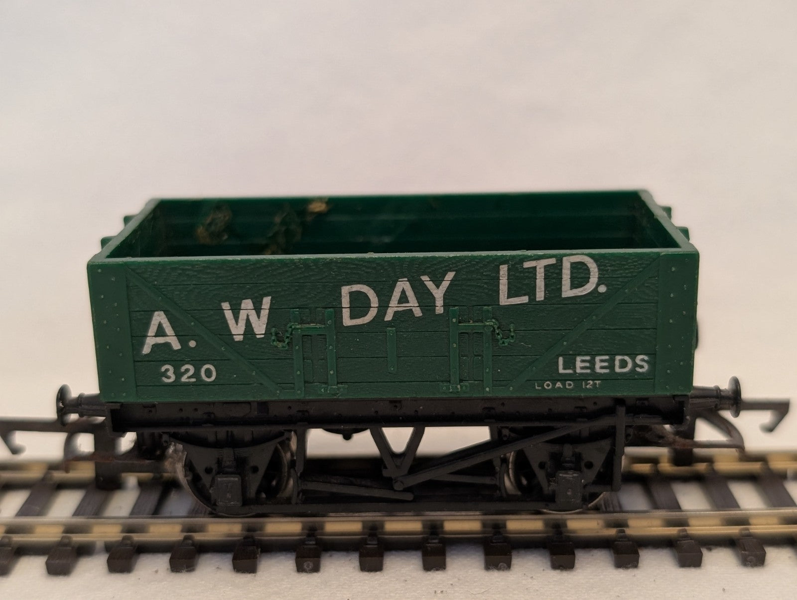 Hornby OO Gauge A.W. Day Ltd. 5-Plank Wagon Goods Wagon 320 A.W. Day