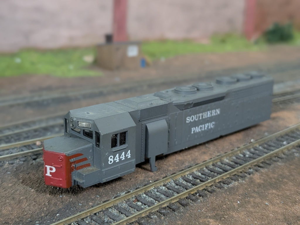 AHM HO Gauge Southern Pacific SD40 Body Shell No. 8444