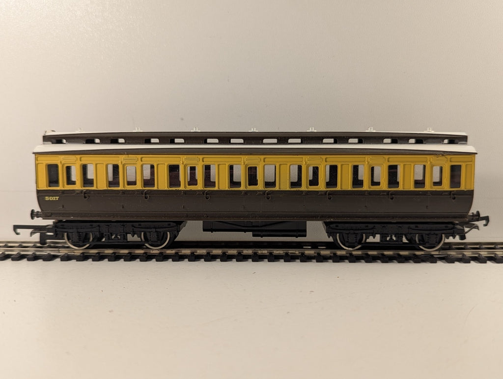 Tri-ang OO Gauge GWR Clerestory Coach Passenger Coach 5017