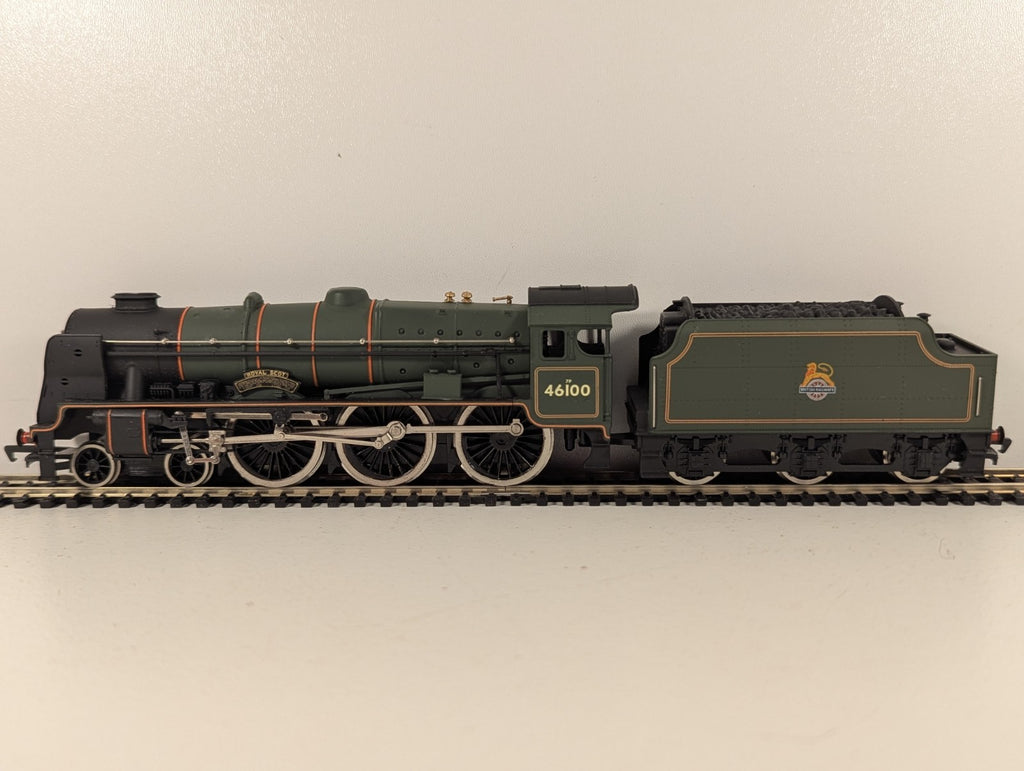 Mainline Railways 37-057 Rebuilt Scot Class 4-6-0 “Royal Scot” BR Green