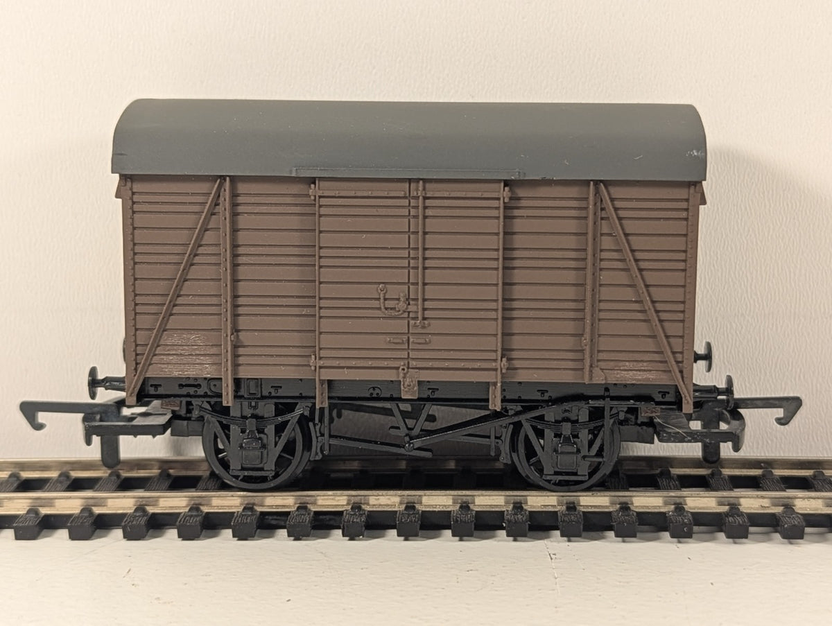 Airfix OO SR 12T Box Van