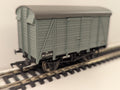 Hornby R1075 OO Gauge SR 12t Double Vent Van M16485