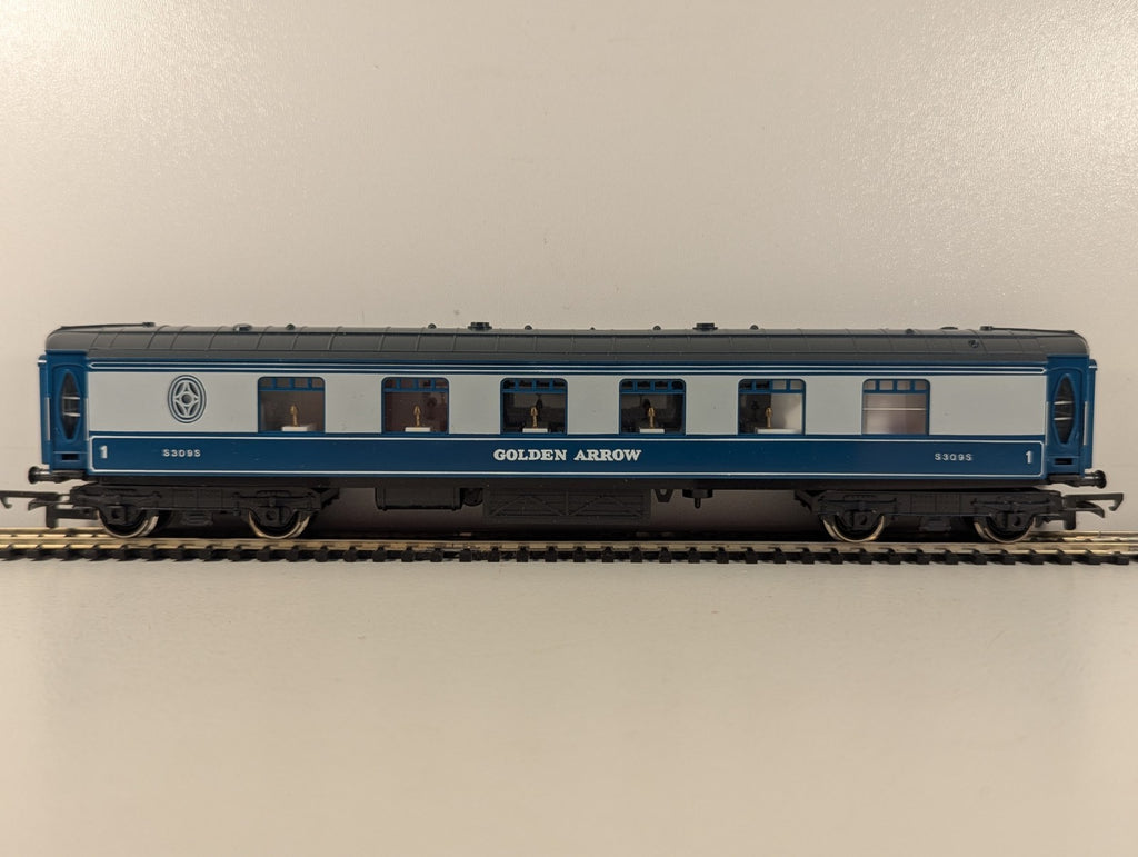 Hornby OO Gauge Pullman Golden Arrow Passenger Coach S309S