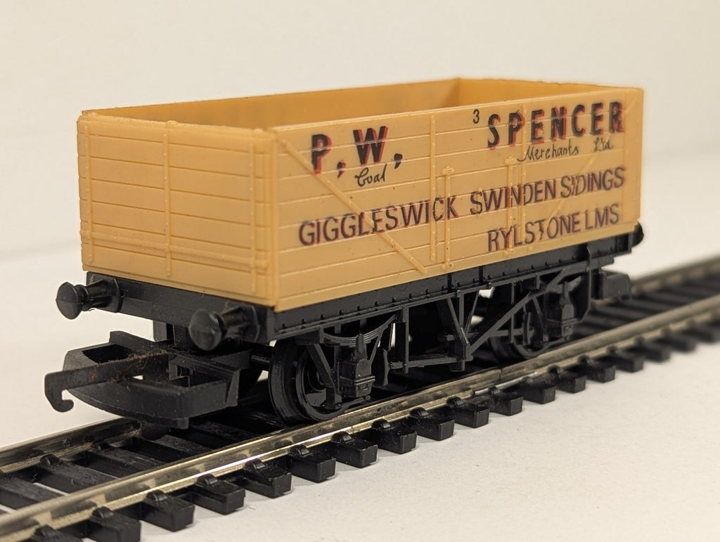 Lima OO Gauge P.W. Spencer 5-Plank Wagon Open Wagon 3 P.W. Spencer Yellow