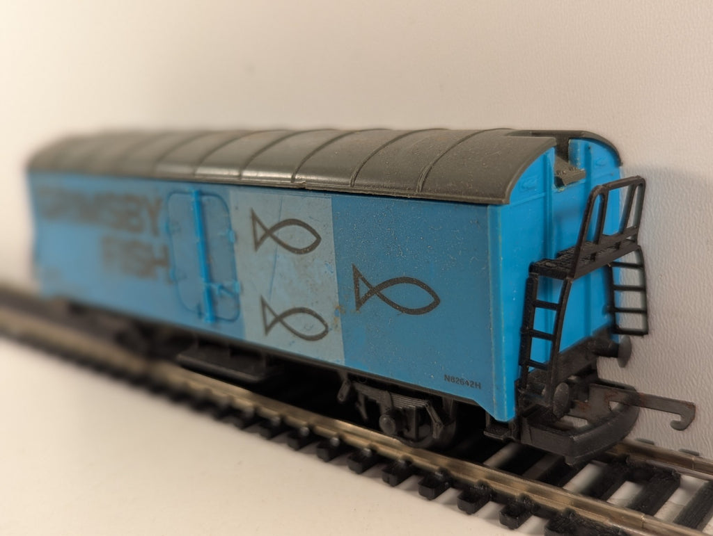 Lima Grimsby Fish Van Blue OO Gauge