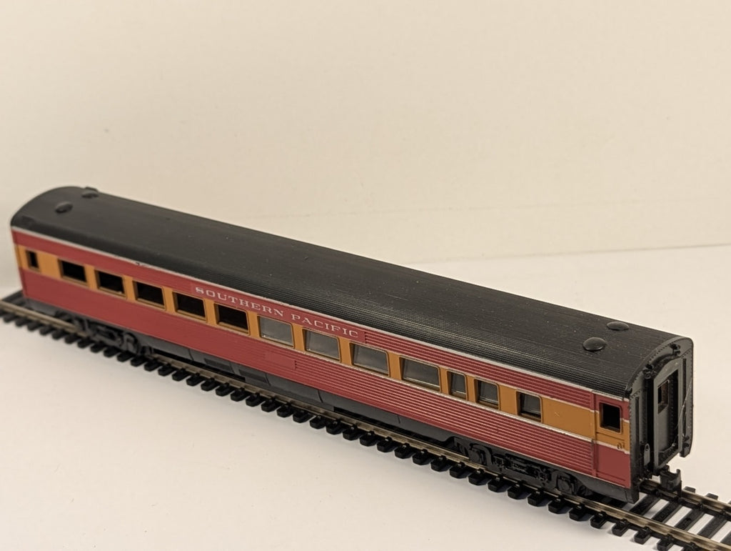 Con-Cor HO Gauge Streamlined Coach Southern Pacific Daylight
