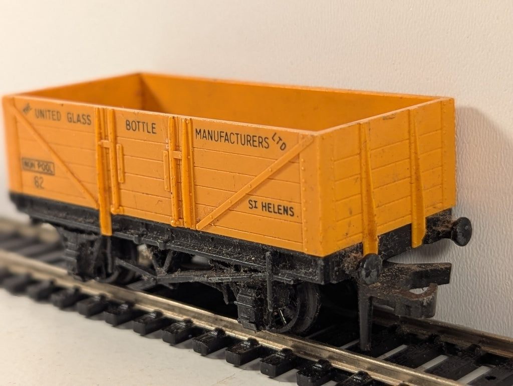 Hornby Dublo 4660 United Glass Bottle Manufacturers 5 Plank Open Wagon OO Gauge