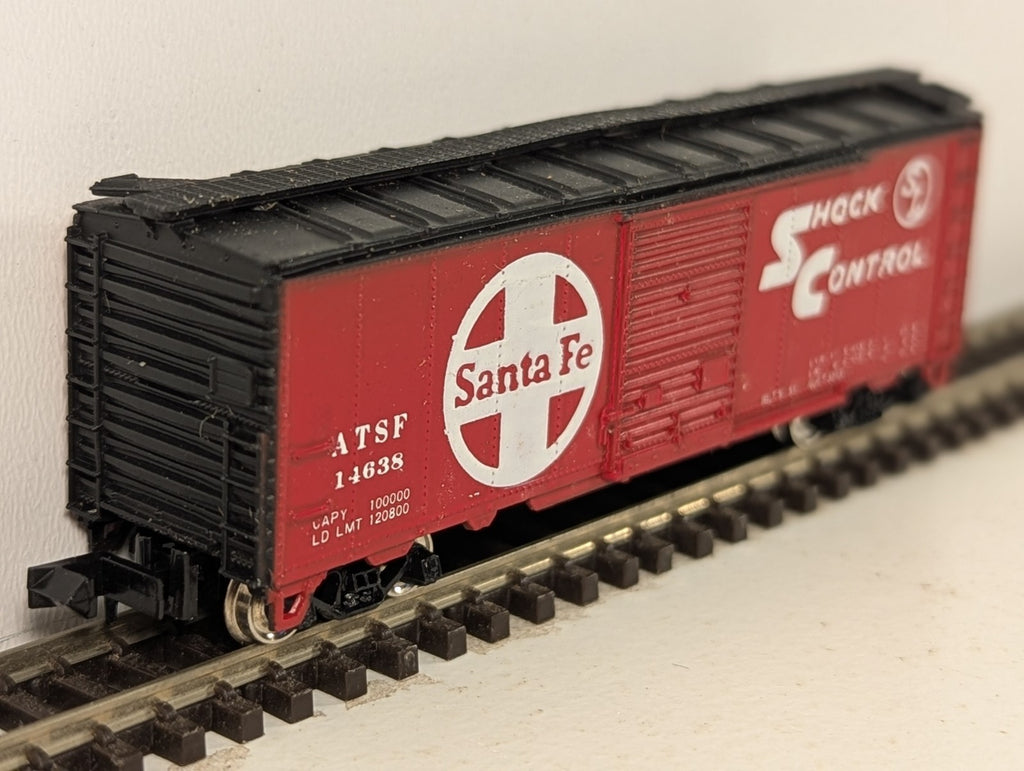 Con-Cor 0001-01801A N Gauge Santa Fe Steel Boxcar - Boxed