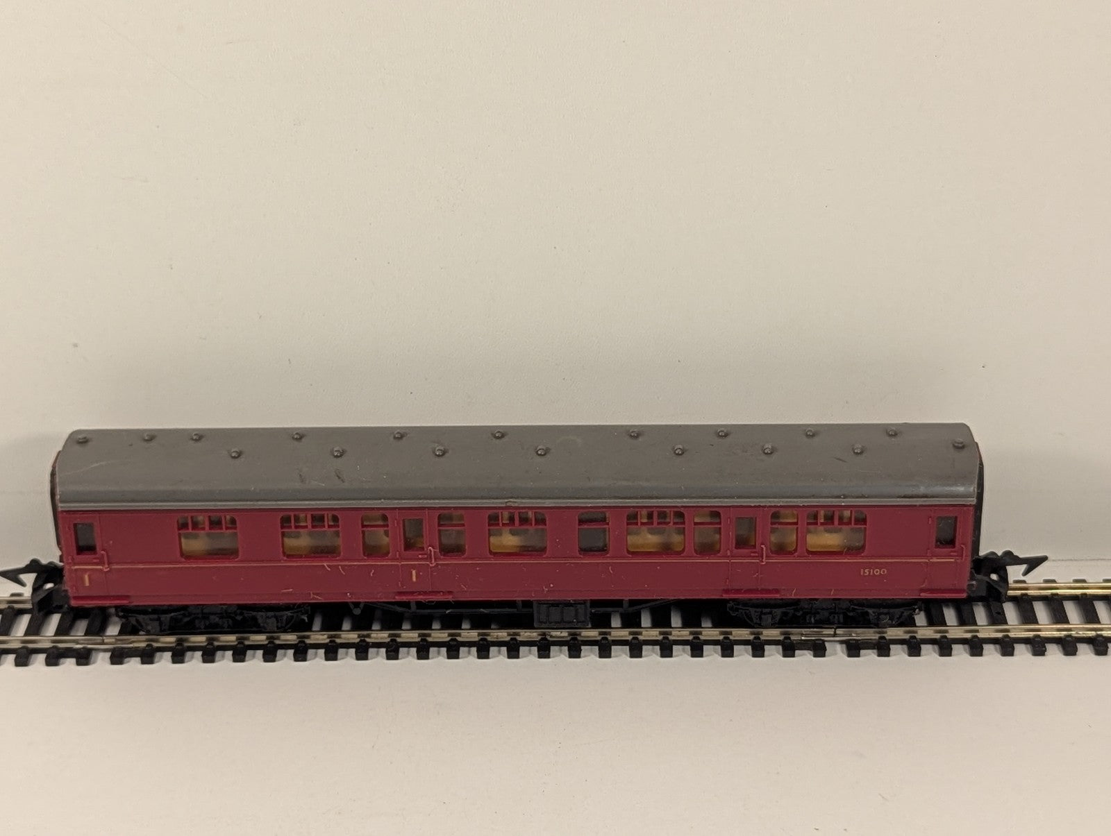 Jouef HO Scale Main Line First Class Coach Passenger Coach 15100 BR Maroon