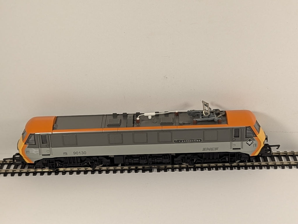 Hornby OO Gauge Class 90 '90130 Fretconnection' Electric Locomotive