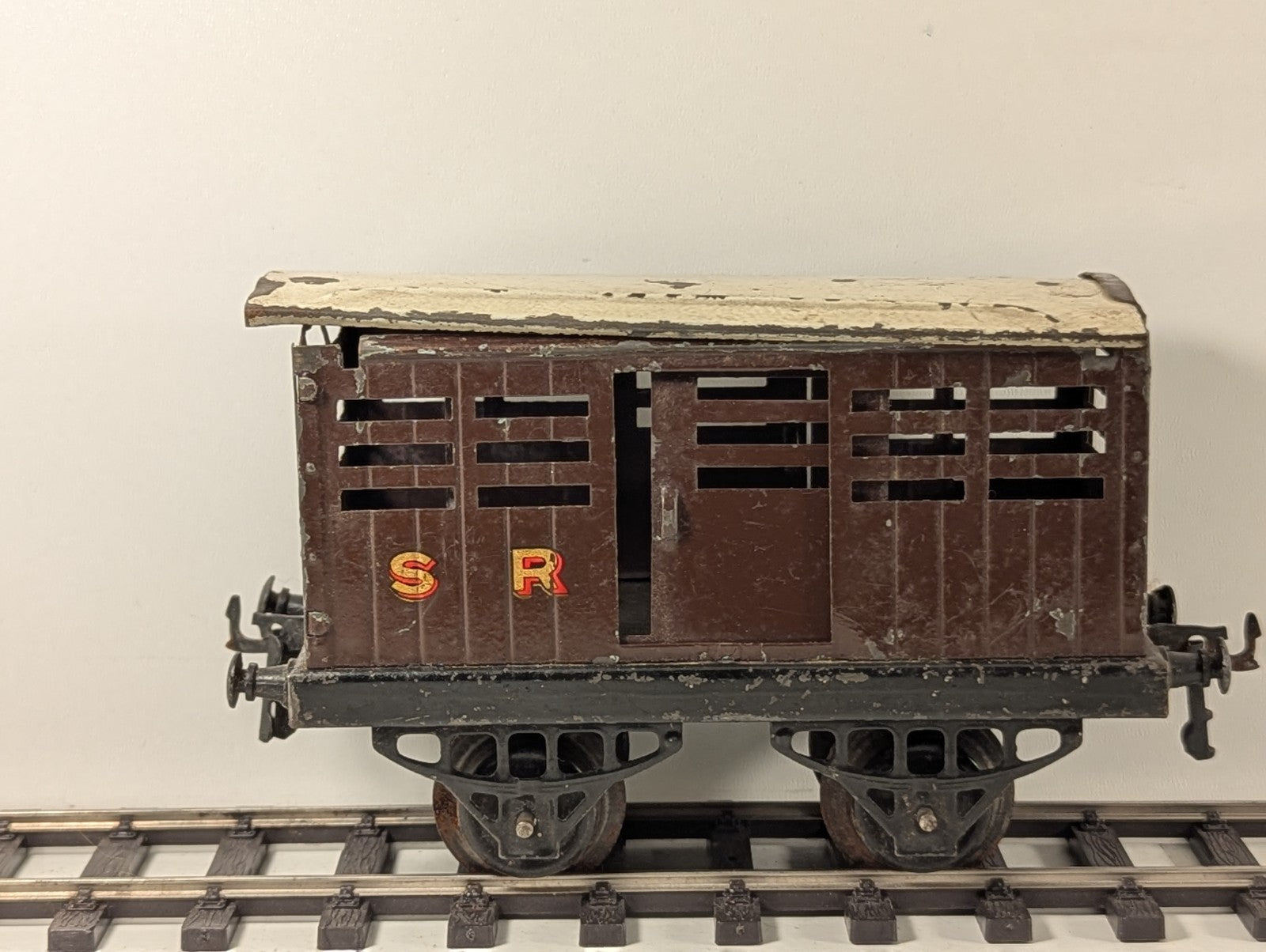 Hornby O Gauge No.2 SR Cattle Wagon - Damaged