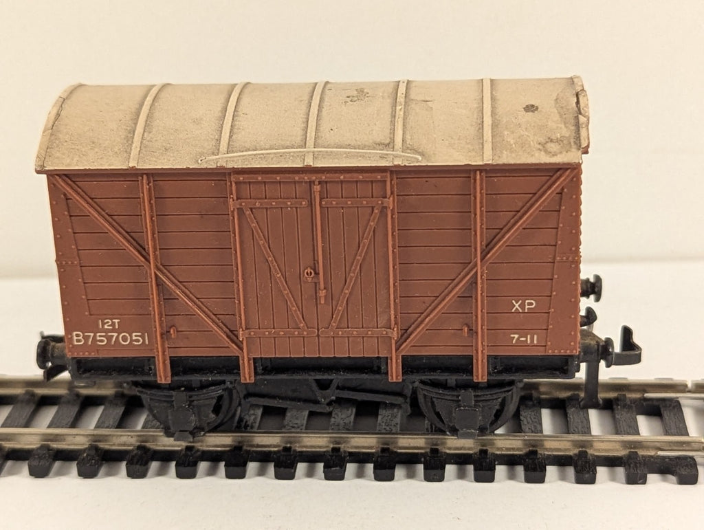 Hornby Dublo SD6 12 Ton Ventilated Van OO Gauge