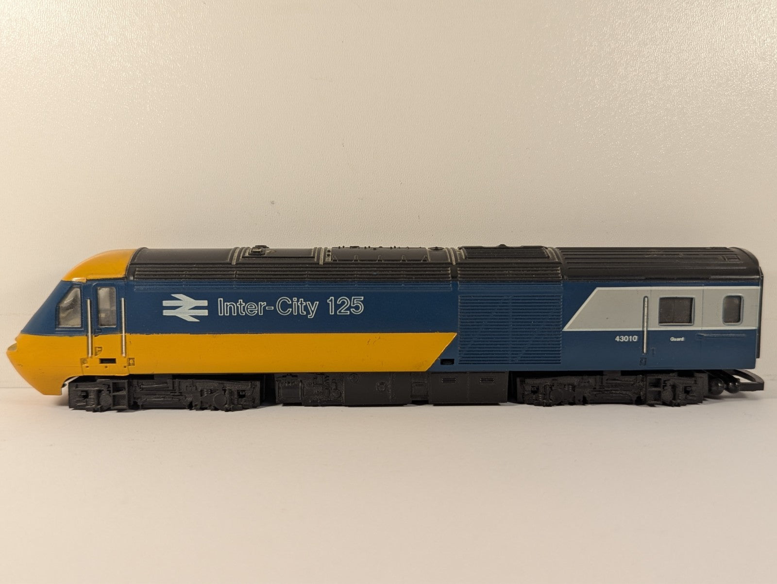 Hornby BR Class 43 HST Power Car OO Gauge - Spares/Repairs - Missing Wheels