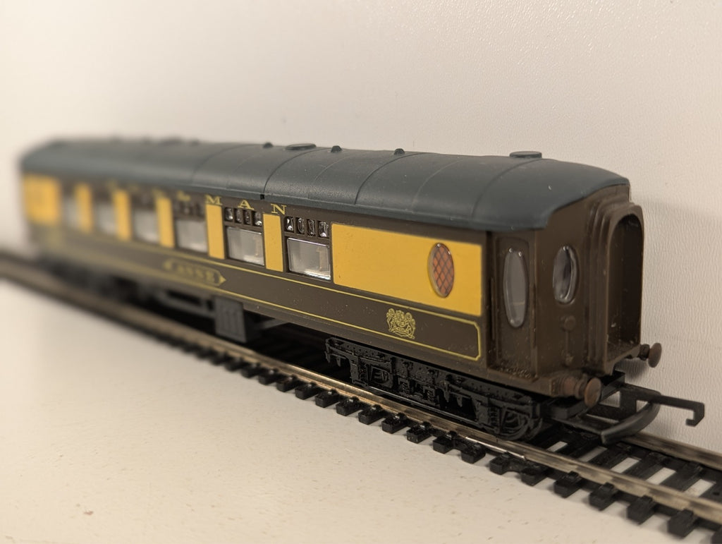 Tri-ang OO Gauge Pullman Coach "Anne"