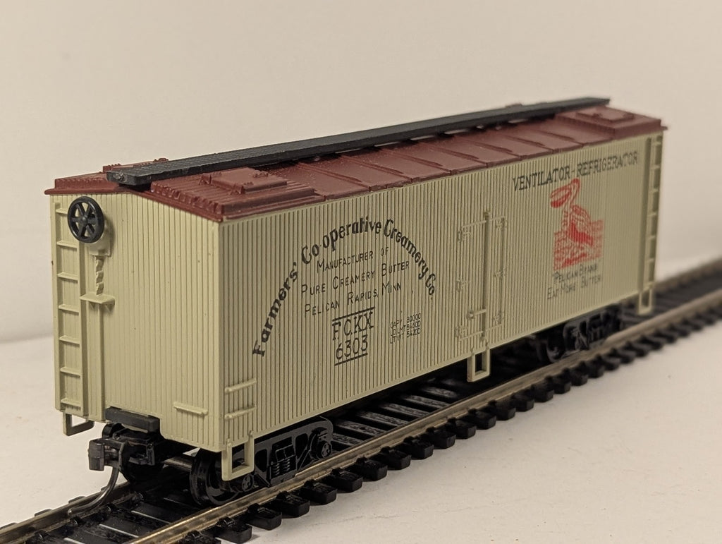 40ft Wood Refrigerator Car Farmers' Co-operative Creamery Co HO Gauge Box Car