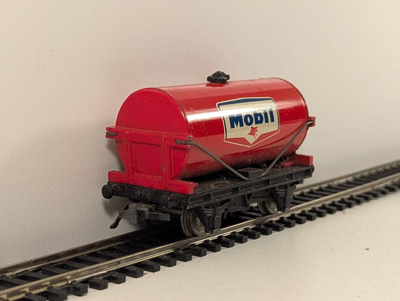 Hornby Dublo 32084 OO Gauge D1 Mobil Tank Wagon - Boxed