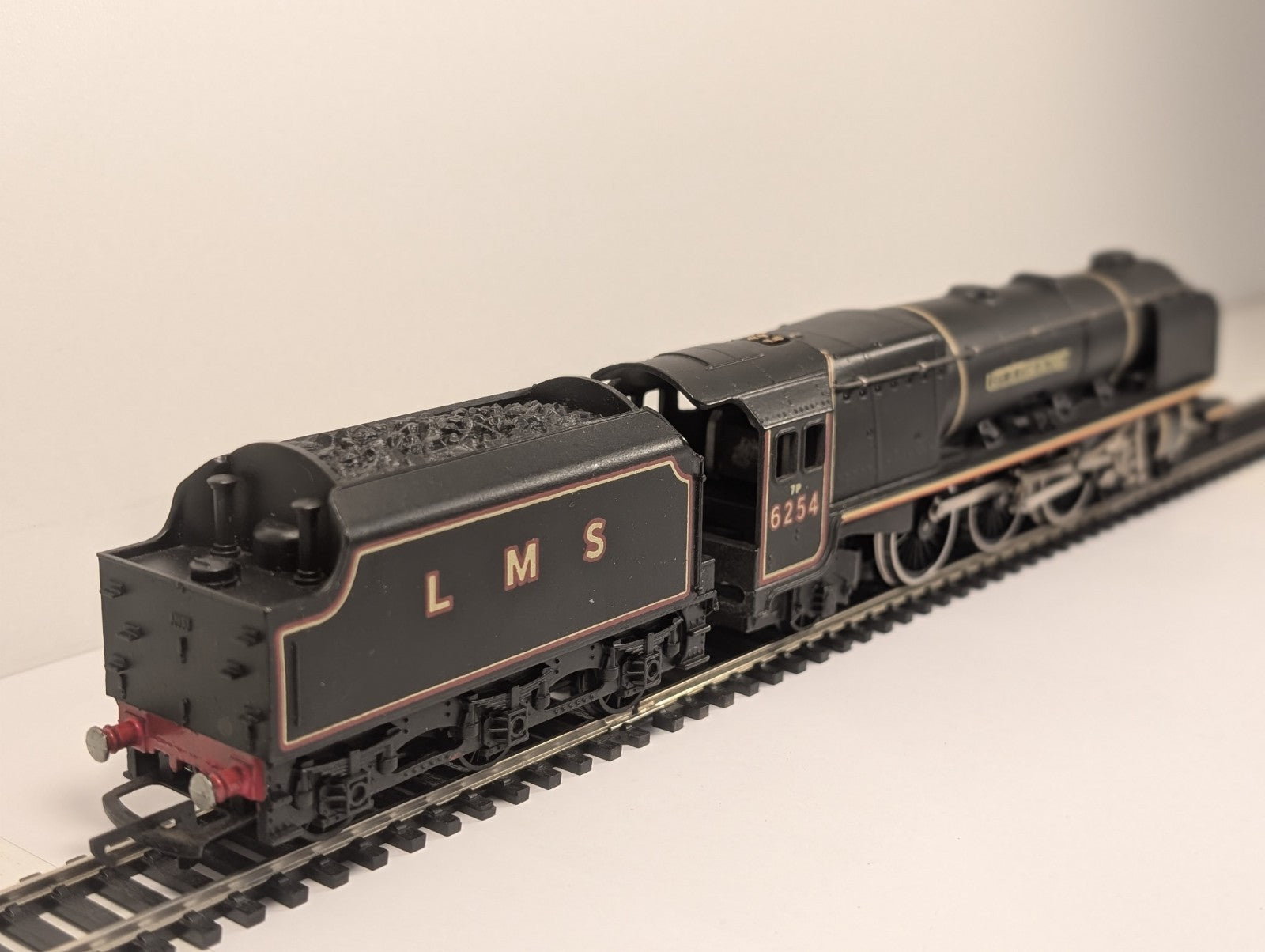 Wrenn W2227 OO Gauge Duchess Class 4-6-2 “City of Stoke-on-Trent” LMS Black