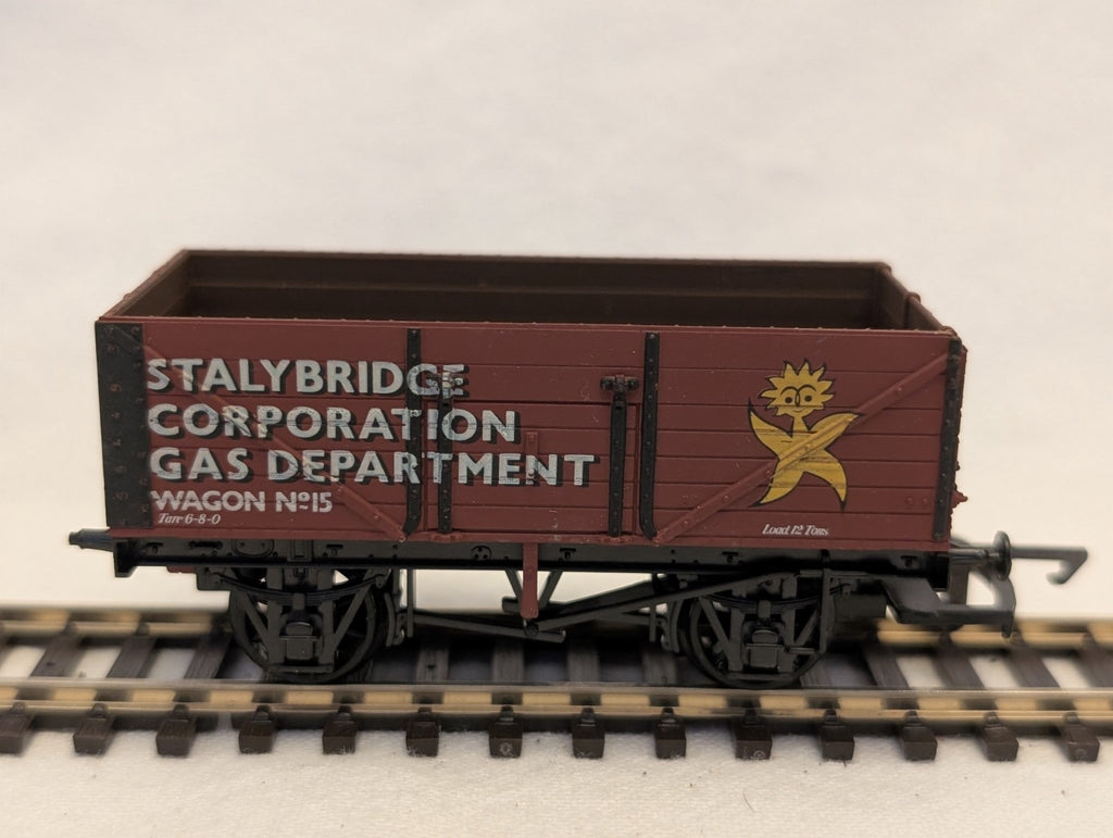 Airfix 7 Plank Wagon Open Wagon 15 Stalybridge Corporation Gas Department