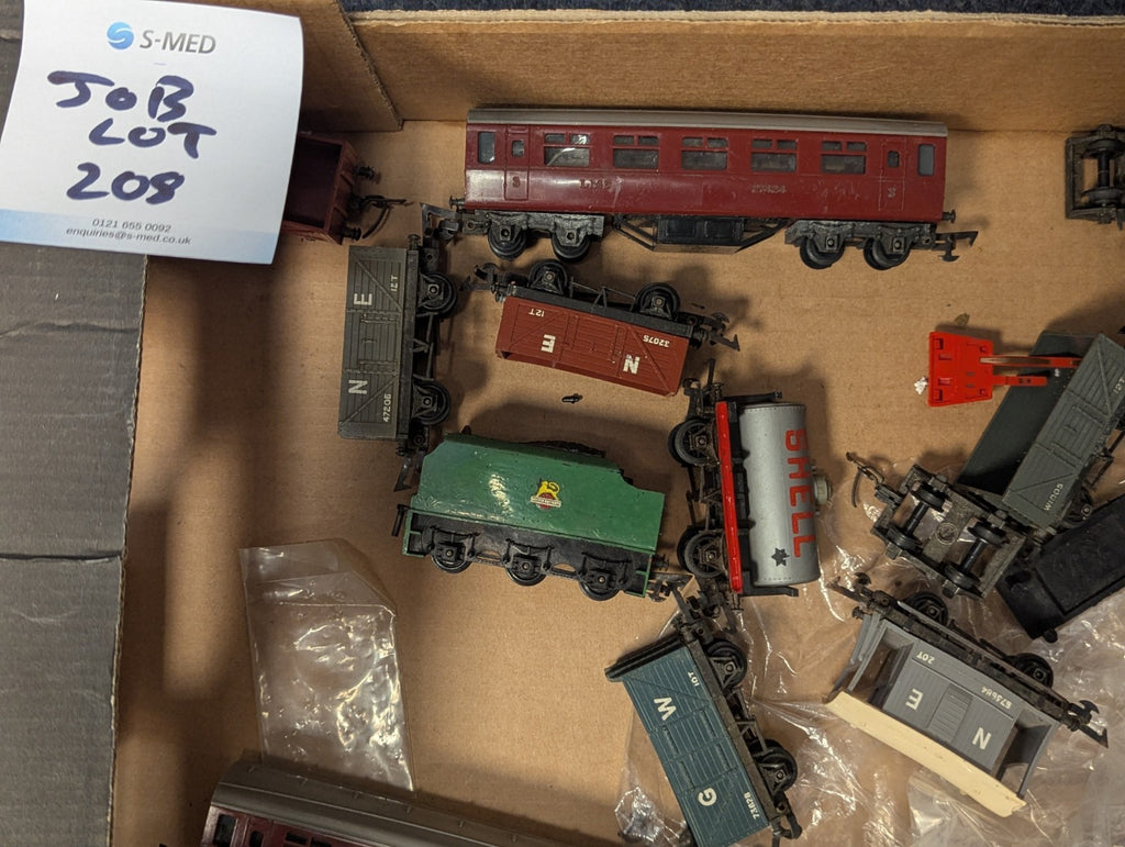 OO Gauge Job Lot of Model Railway Spares & Parts - Lot 208