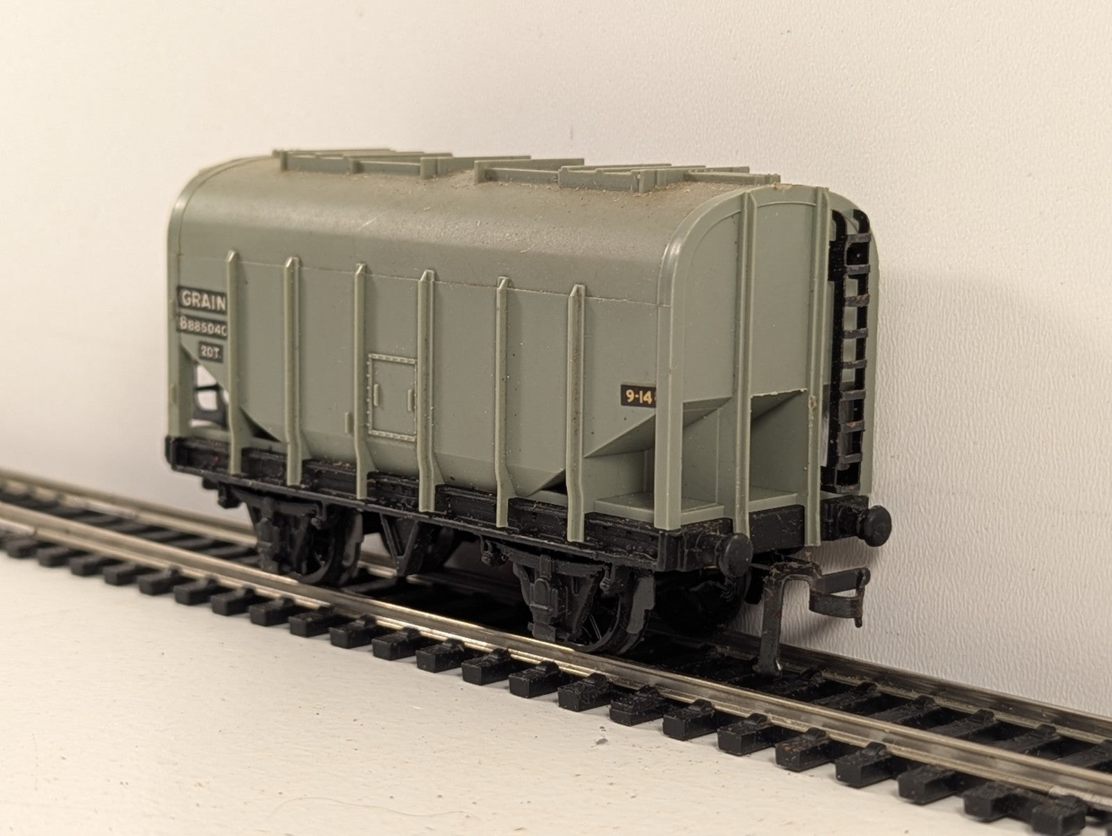 Hornby Dublo 32067 OO Gauge Grey 20-Ton Bulk Grain Wagon