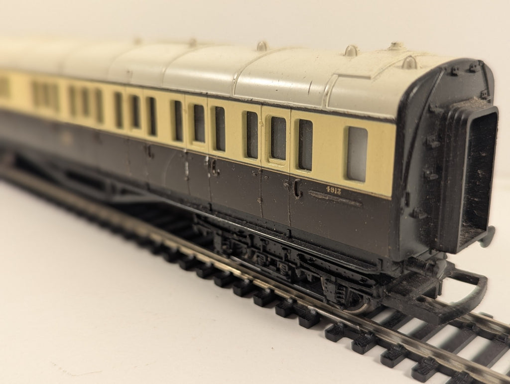 Hornby R457 OO Gauge GWR Collett Corridor Brake Third No. 4913