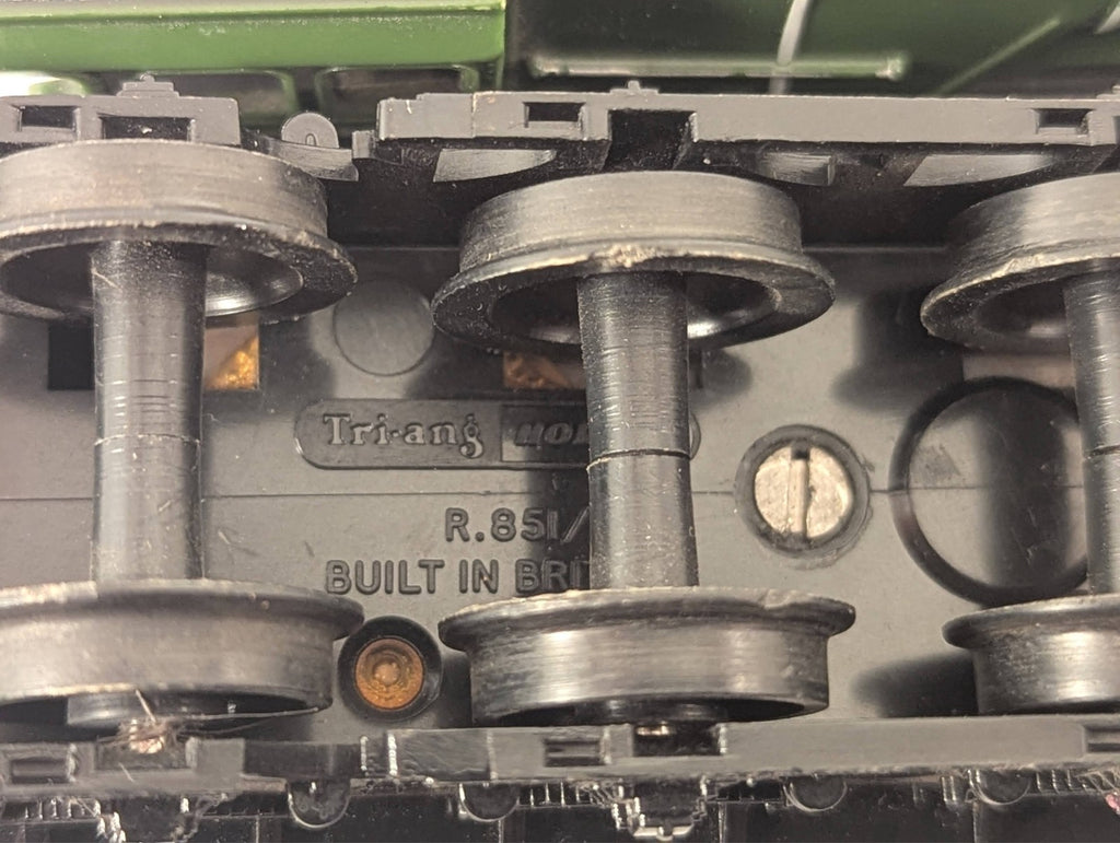 Hornby R851 LNER Class A3 'Flying Scotsman' 4-6-2 Steam Locomotive - LNER Green
