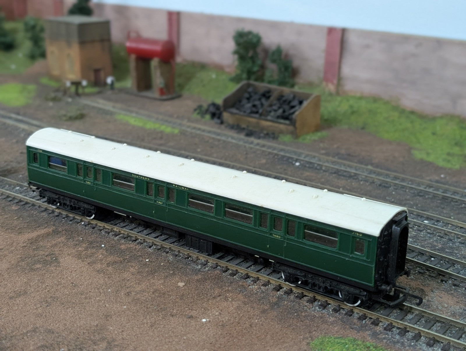 Tri-ang/Hornby R750 OO Gauge SR Caledonian Brake Coach No. 1750 - Boxed
