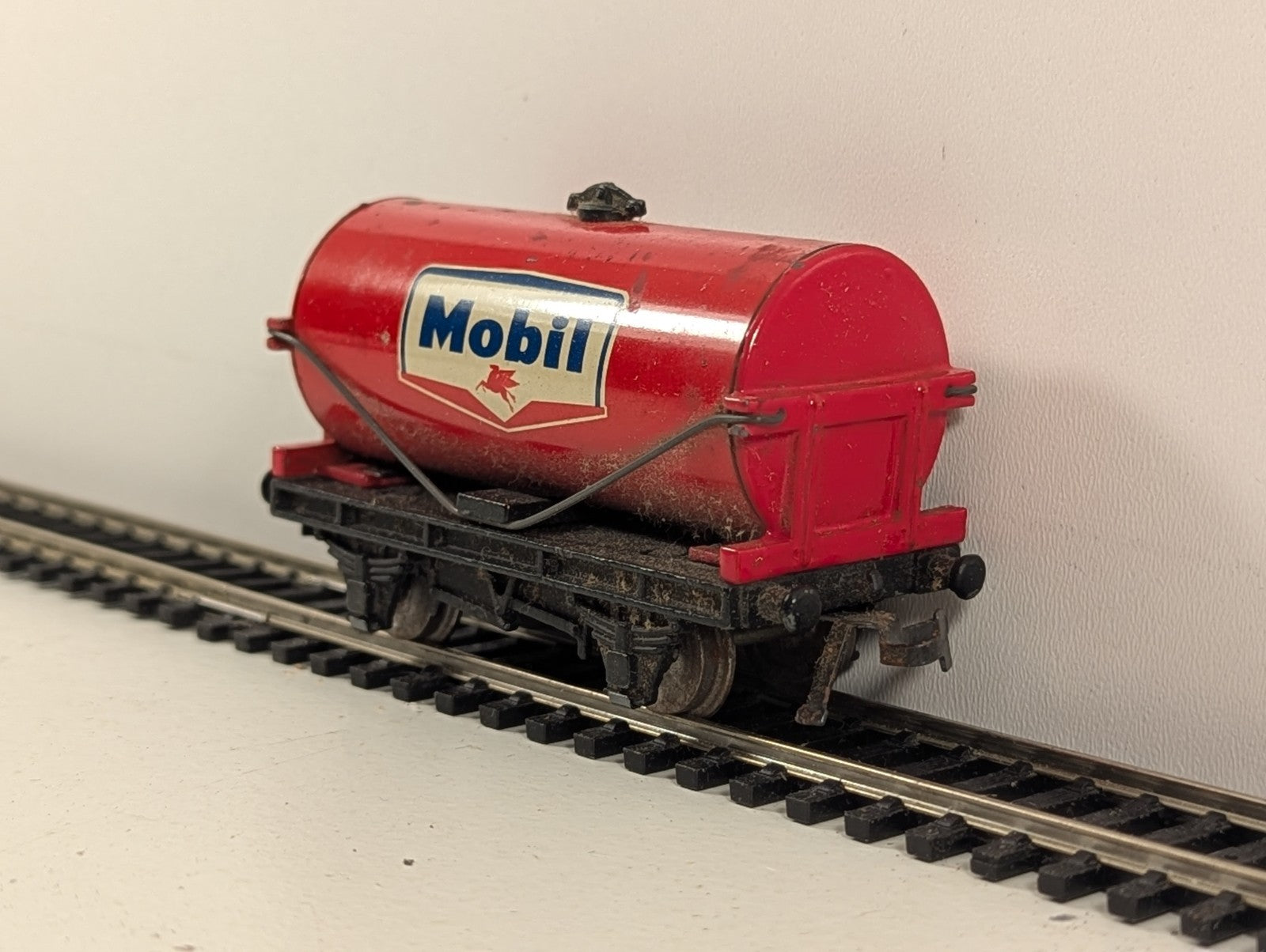Hornby Dublo 32084 OO Gauge D1 Mobil Tank Wagon - Boxed