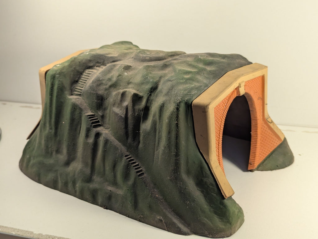 Tri-ang OO Gauge R.119 Single Track Tunnel