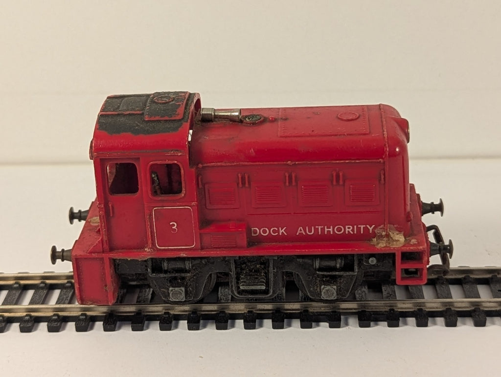 Tri-ang R253 OO Gauge Dock Authority 0-4-0 Diesel Shunter No. 3 Red - Spares