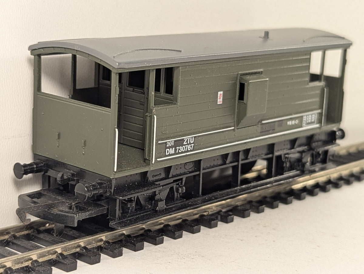 Hornby OO Gauge BR 20 Ton Brake Van DM 730767 BR Olive Green R6244