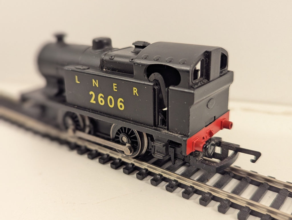 Hornby R1030-2606 Class D Industrial 0-4-0T No. 2606 – LNER Black