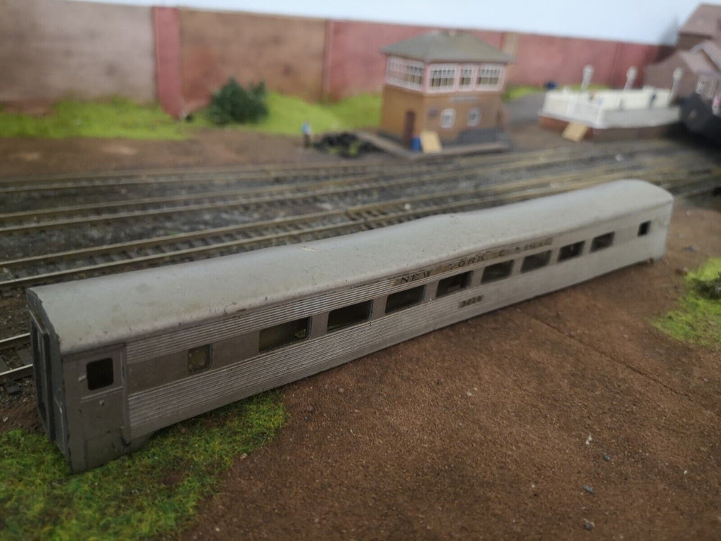 Graham Farish New York Central silver coach No.3029 in Pullman Body